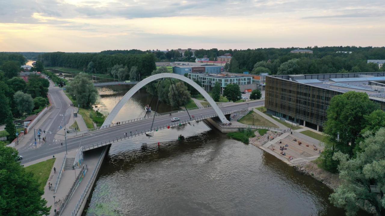Over The River Apartment Tartu Exteriör bild